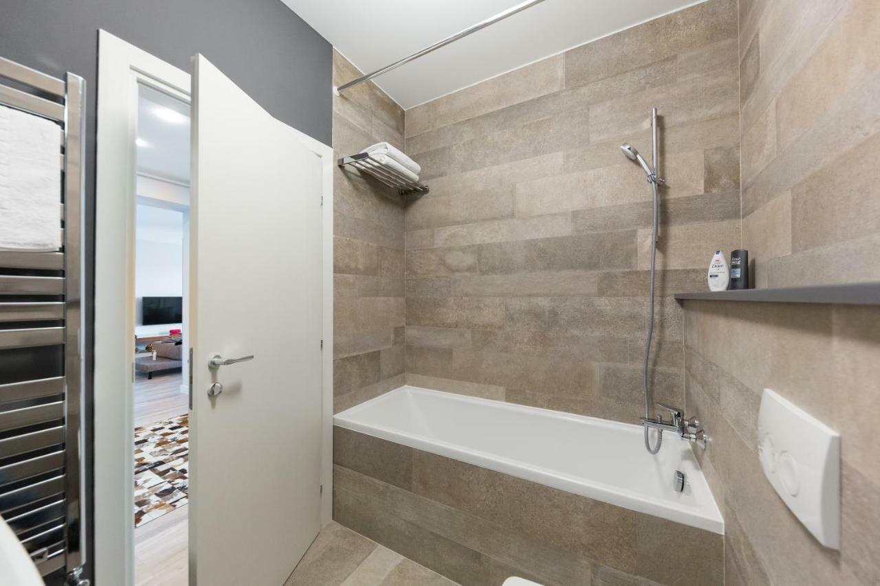 The Shades Of Grey-tranquil 4th-floor Baneasa Area 公寓